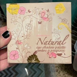 Naturals Eye shadow palette